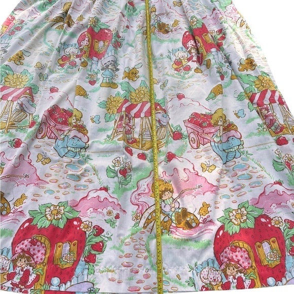 Strawberry Shortcake Vintage Pinch Pleat Curtain Panels - Set of 2 - Picture 5 of 10